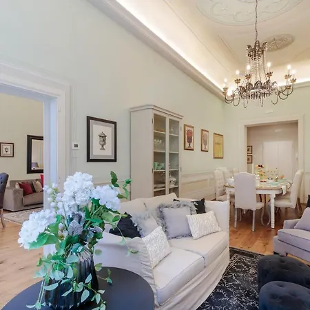 公寓 The Medieval Penthouse, Indulge Among History In A Luxury 5 Bedrooms