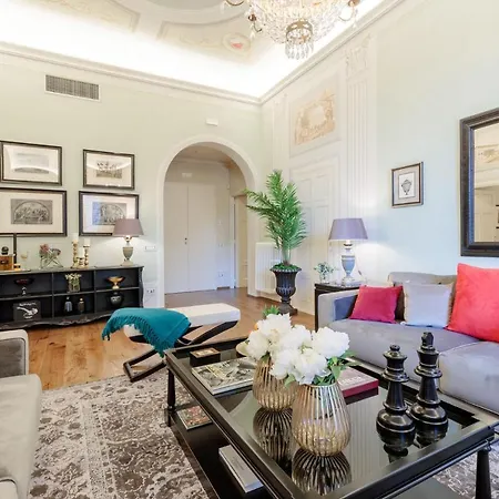The Medieval Penthouse, Indulge Among History In A Luxury 5 Bedrooms * 卢卡