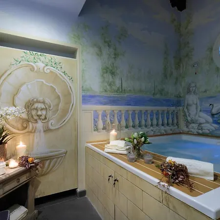 The Medieval Penthouse, Indulge Among History In A Luxury 5 Bedrooms Lucca