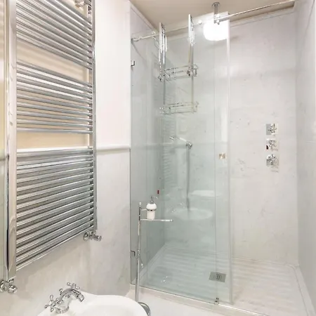 The Medieval Penthouse, Indulge Among History In A Luxury 5 Bedrooms Apartment Lucca