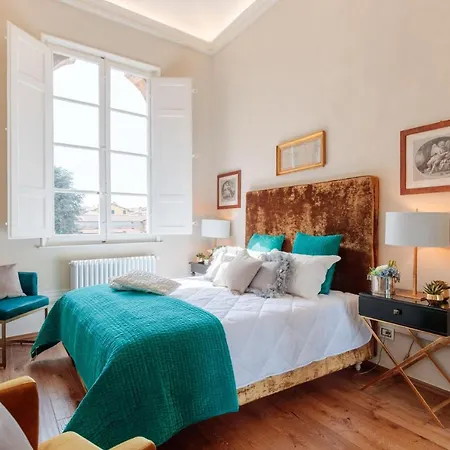 The Medieval Penthouse, Indulge Among History In A Luxury 5 Bedrooms