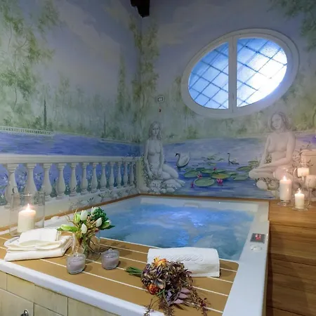 The Medieval Penthouse, Indulge Among History In A Luxury 5 Bedrooms * Lucca