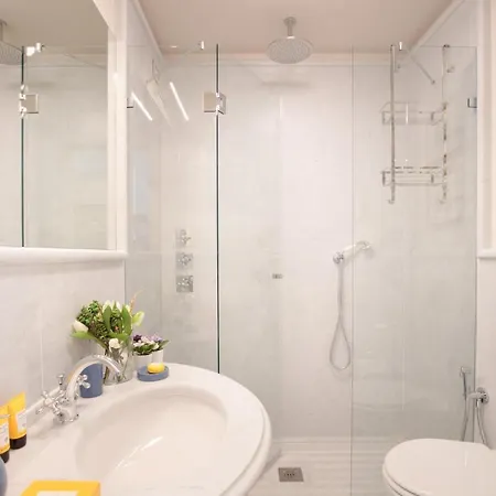 The Medieval Penthouse, Indulge Among History In A Luxury 5 Bedrooms Apartment