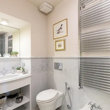 Apartment The Medieval Penthouse, Indulge Among History In A Luxury 5 Bedrooms