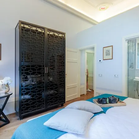 The Medieval Penthouse, Indulge Among History In A Luxury 5 Bedrooms *