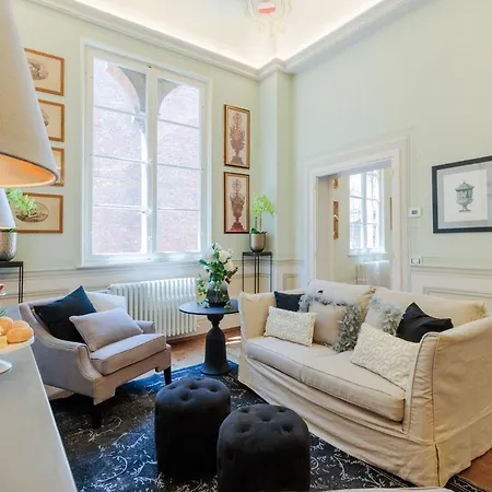 The Medieval Penthouse, Indulge Among History In A Luxury 5 Bedrooms Apartment
